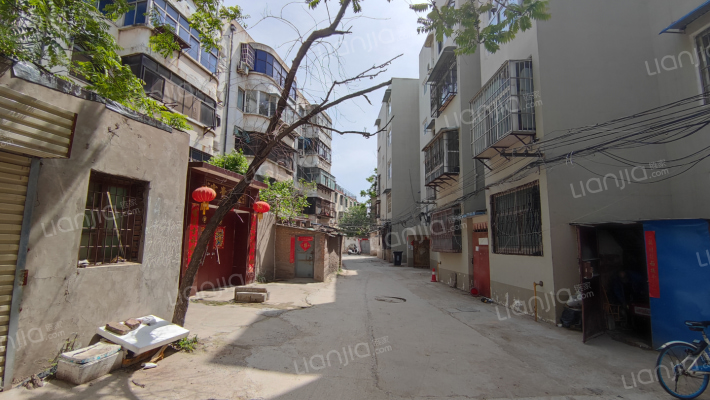 军分区干部住宅楼外景图