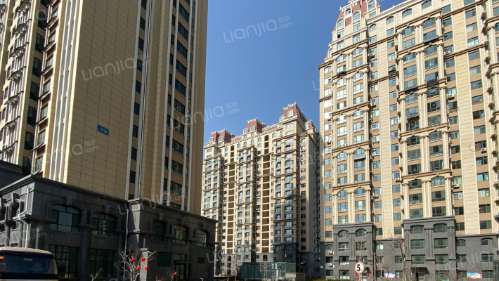 东山名郡外景图