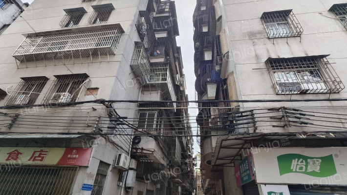 东发大街外景图