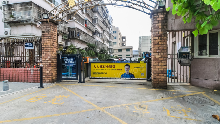 康泰小区外景图