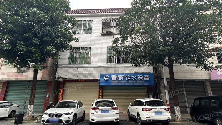 伦教仕版村单家外景图