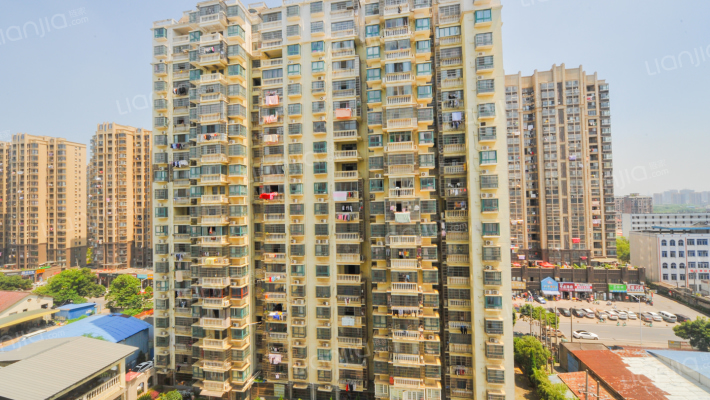 剑桥春天外景图