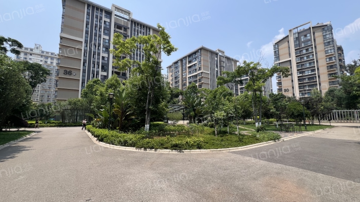 中天融域二期外景图