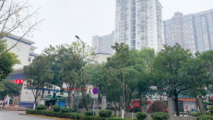 警苑星城外景图