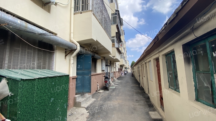 鹤山路小区外景图