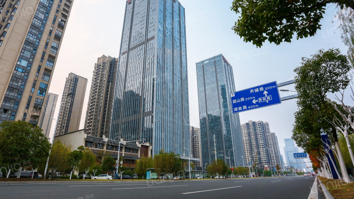 万达未来塔外景图