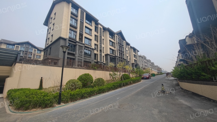 天住君山府外景图