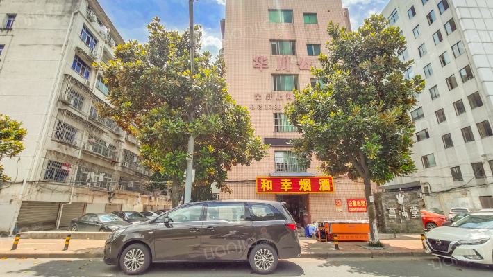 华川公寓外景图