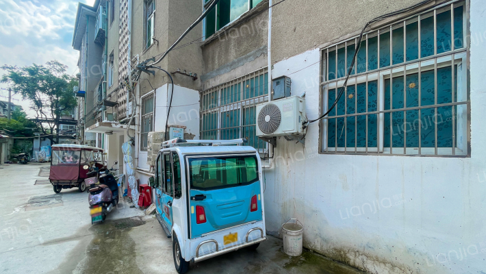 市发改委家属院外景图