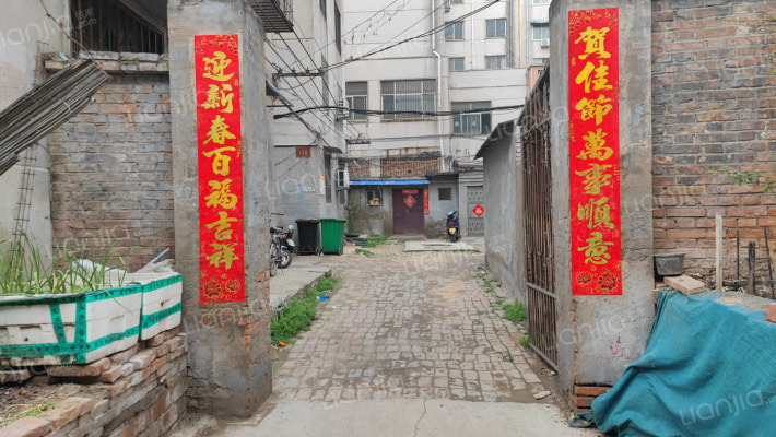 南泰山庙街外景图