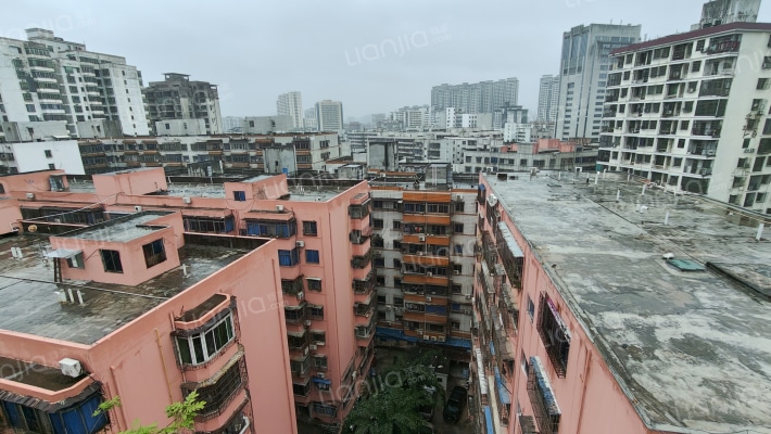 南景花园小区外景图