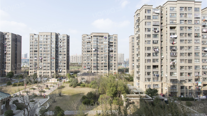 绿地酒业美居园外景图