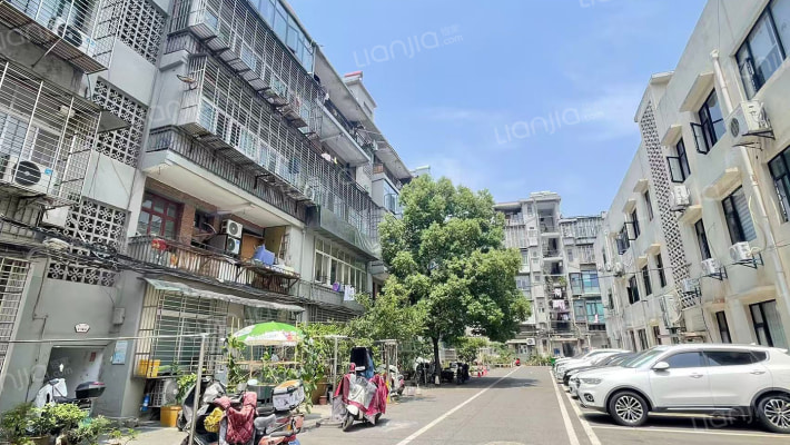 丹江路土产公司家属院外景图