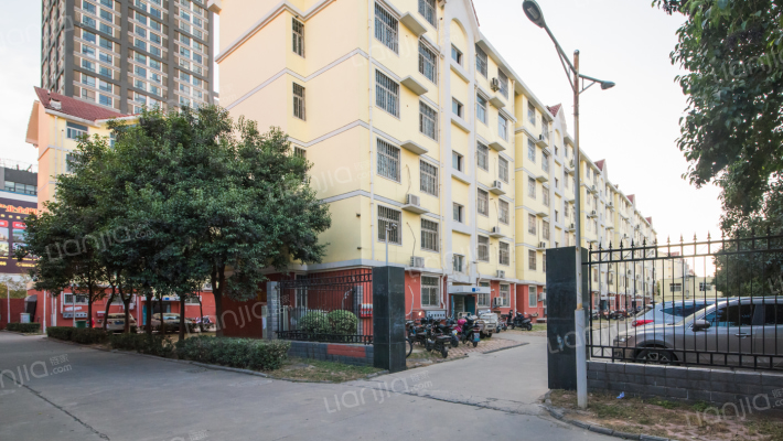 八里庙南六社区外景图