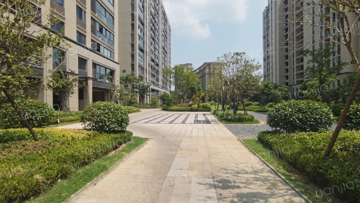 水畔华庭外景图