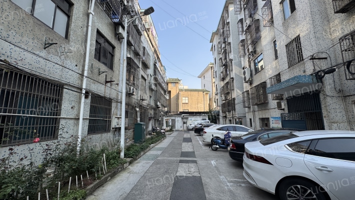 西大街74号外景图