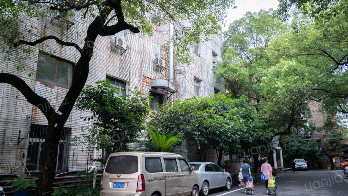 土蓄宿舍外景图