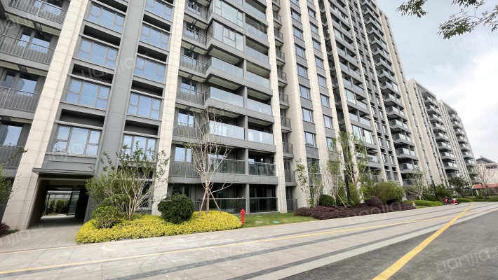 星萃云庭外景图