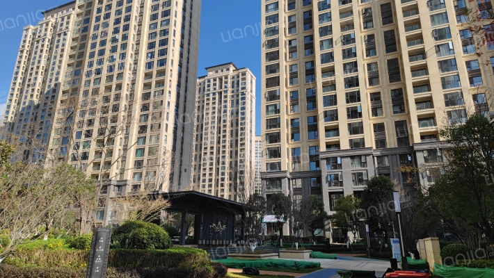 新希望白麓城外景图