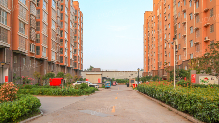 阳光华庭外景图