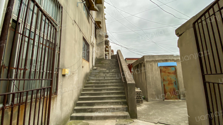 财政所宿舍外景图