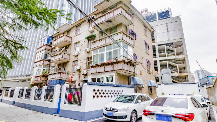 安装公司宿舍外景图