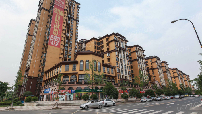 凤凰栖岸外景图