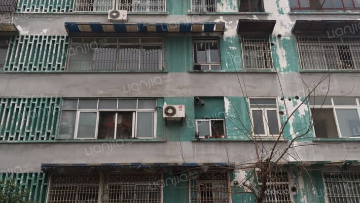 爵版街23号外景图