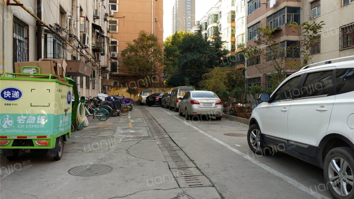 石健小区外景图