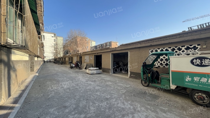 彭西二巷教委宿舍十号院外景图