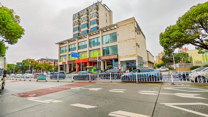 物美大厦外景图