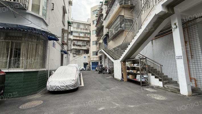 电视塔路168号外景图