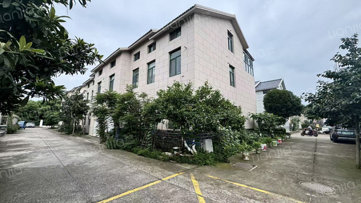 东始新村外景图