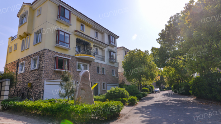 米兰阳光外景图