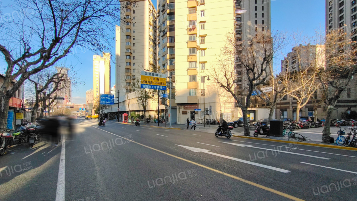 人民大楼外景图