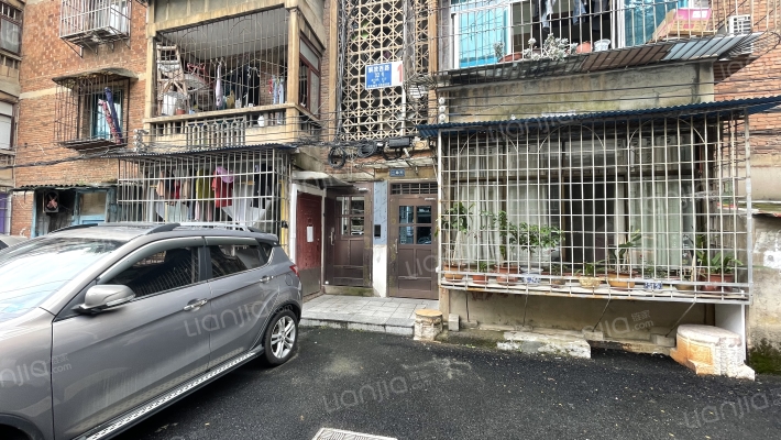 解放西路32号外景图