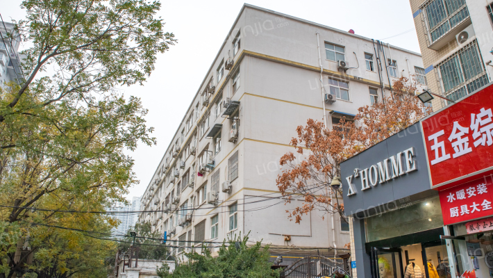 清运公司家属院外景图