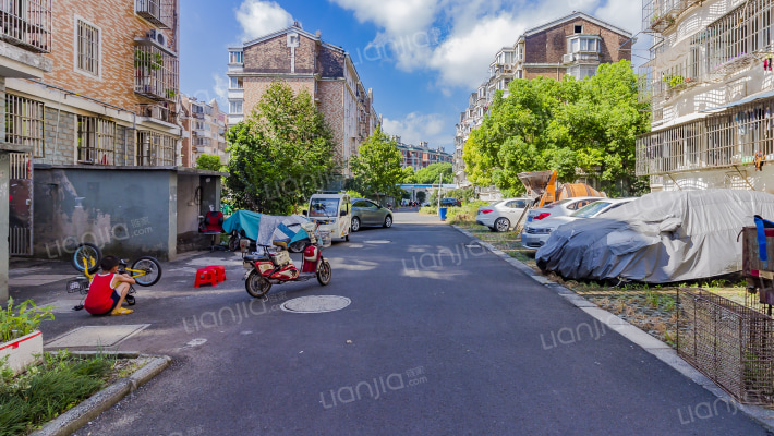 龙池花园外景图
