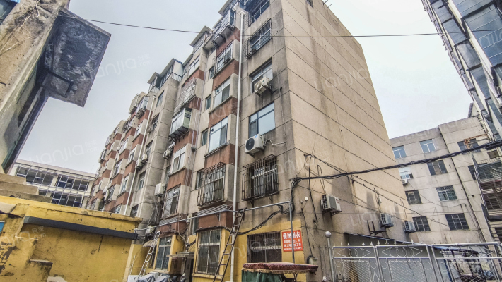 农商银行宿舍外景图