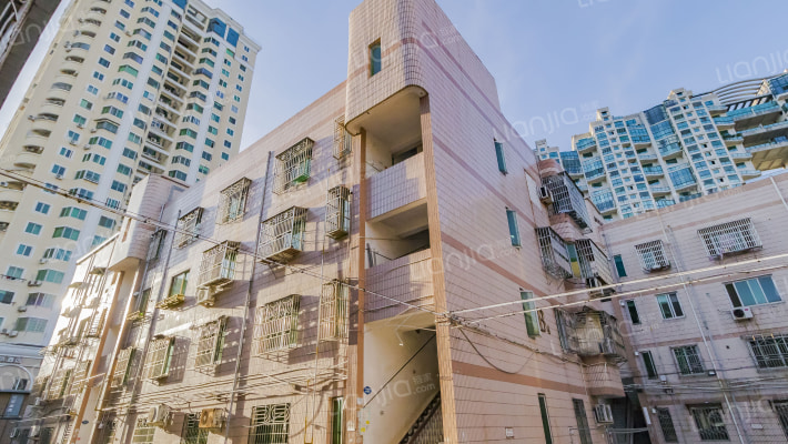 泰安商城外景图