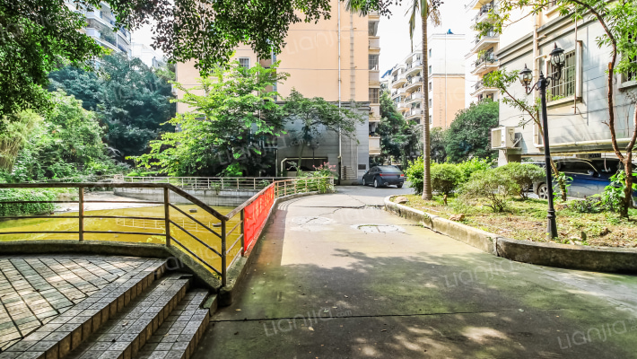 秀山花园外景图