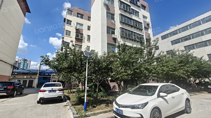 留仙湖路4号楼外景图