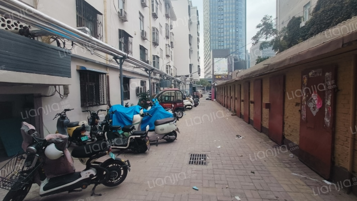 电器建安家属院外景图
