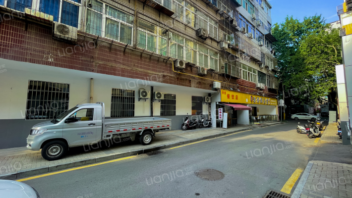 东十道巷7号院外景图