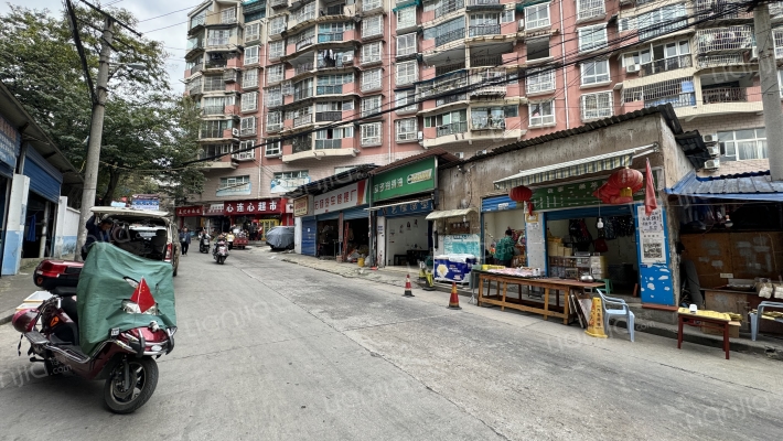 向阳公寓下区外景图