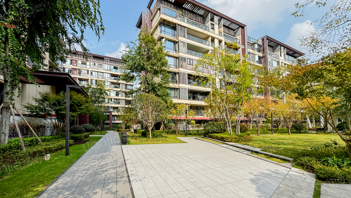 龙湖开元晶蓝II期外景图