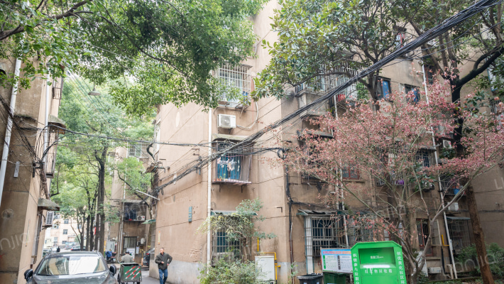 湖南省商务厅宿舍大院外景图