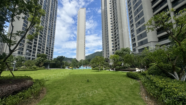 世茂璀璨澜庭外景图