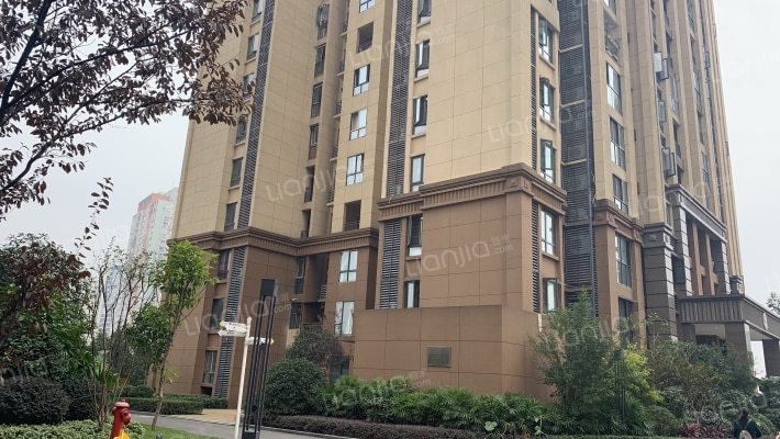 通用晶城外景图