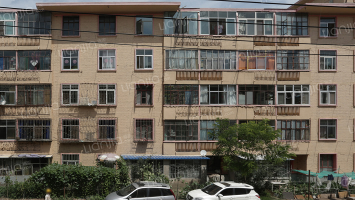 兰州油泵油嘴厂家属院外景图